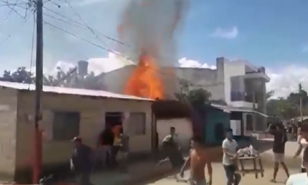 Voraz incendio en Tuchín dejó sin casa a adulto mayor con discapacidad visual