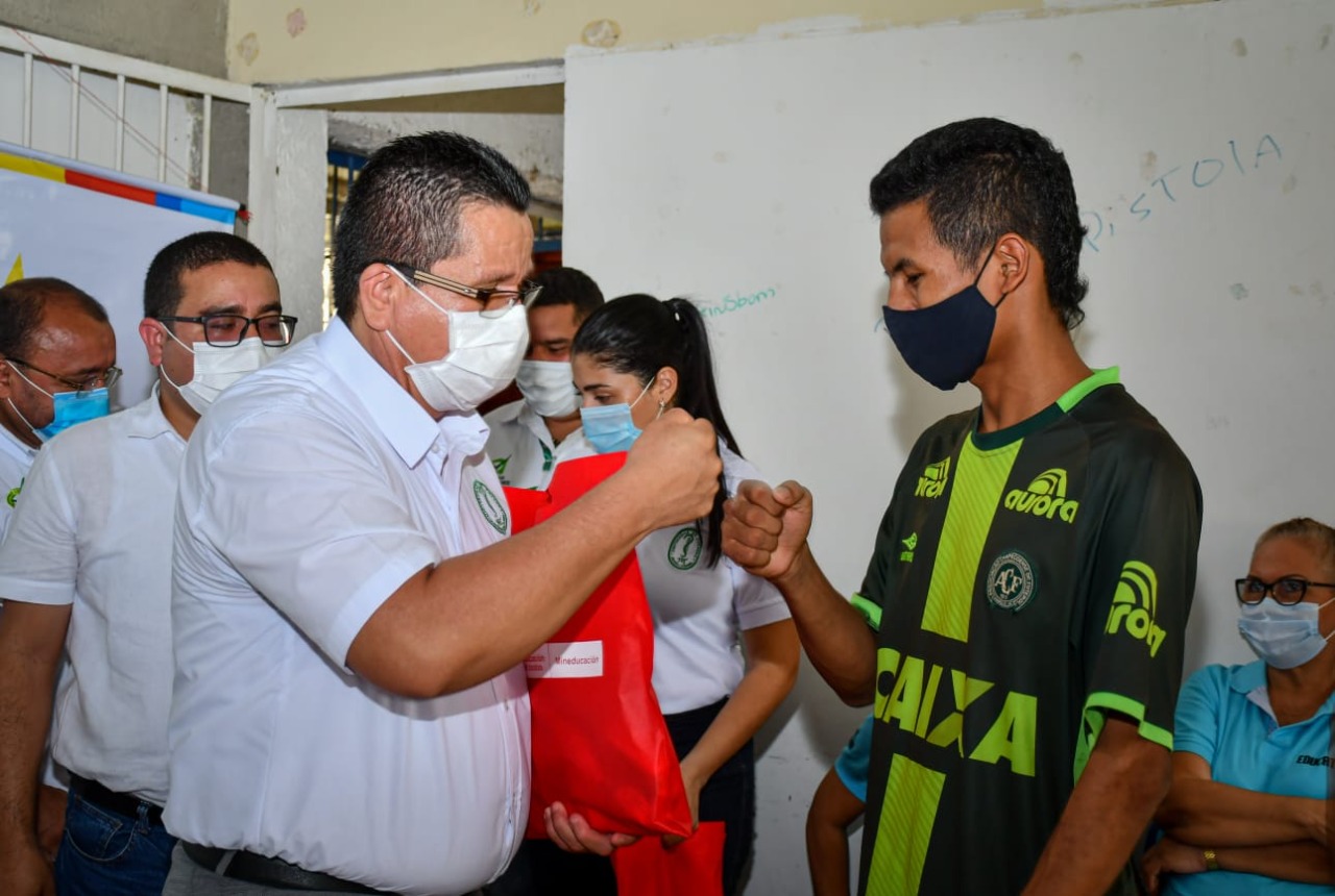 Unicórdoba y Sec. Educación de Montería inician, desde Las Mercedes, proyecto de lucha contra el analfabetismo