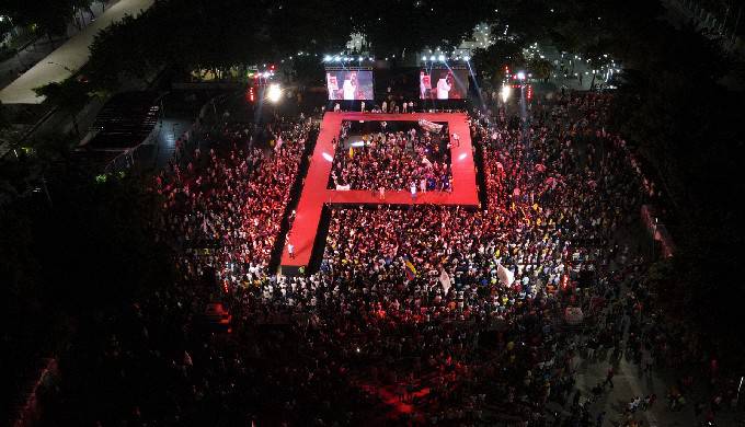 Gustavo Petro llenó la Plaza de la Paz en Barranquilla