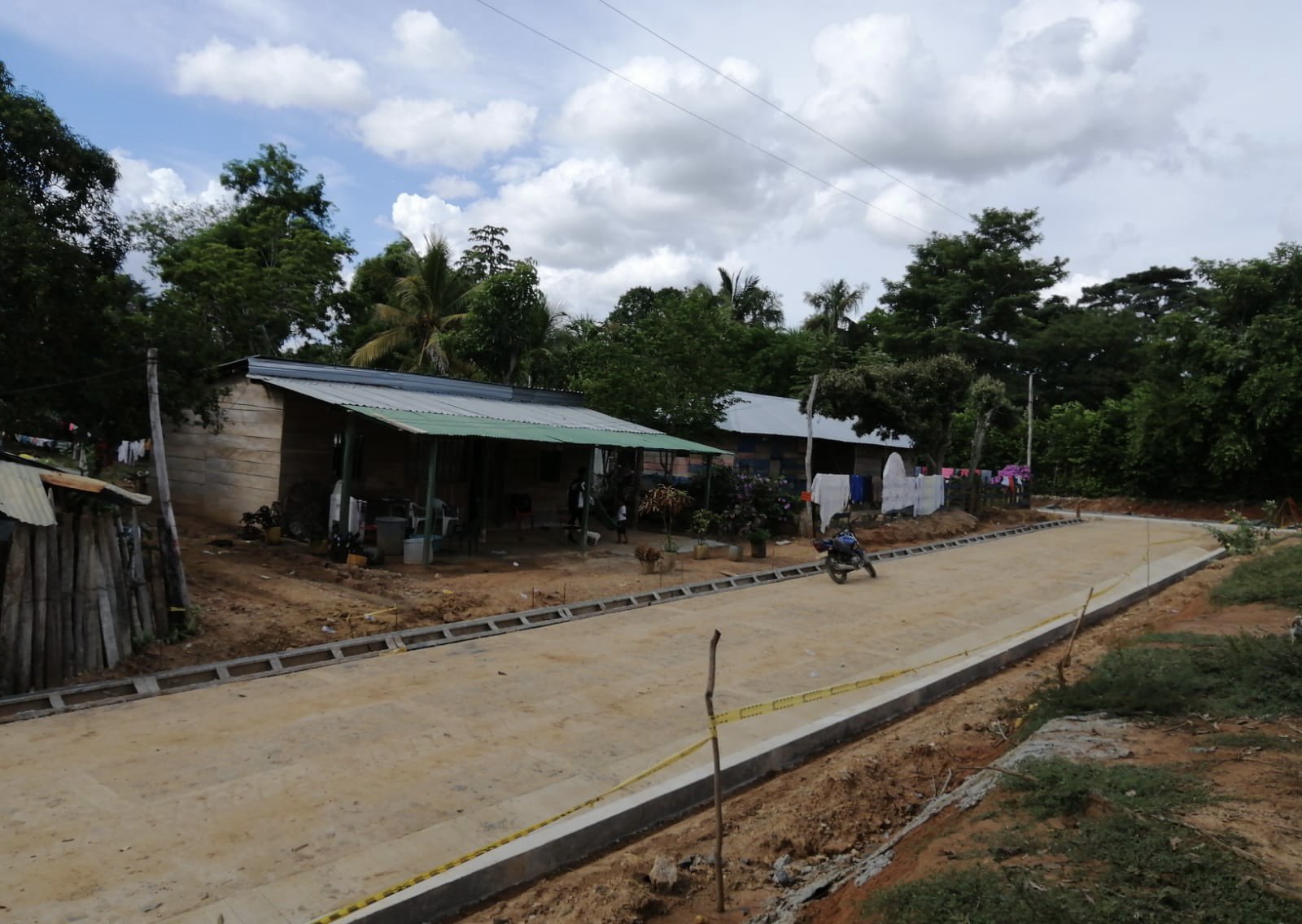 Casi lista, construcción de placa huella en Guateque presenta un avance del 90%