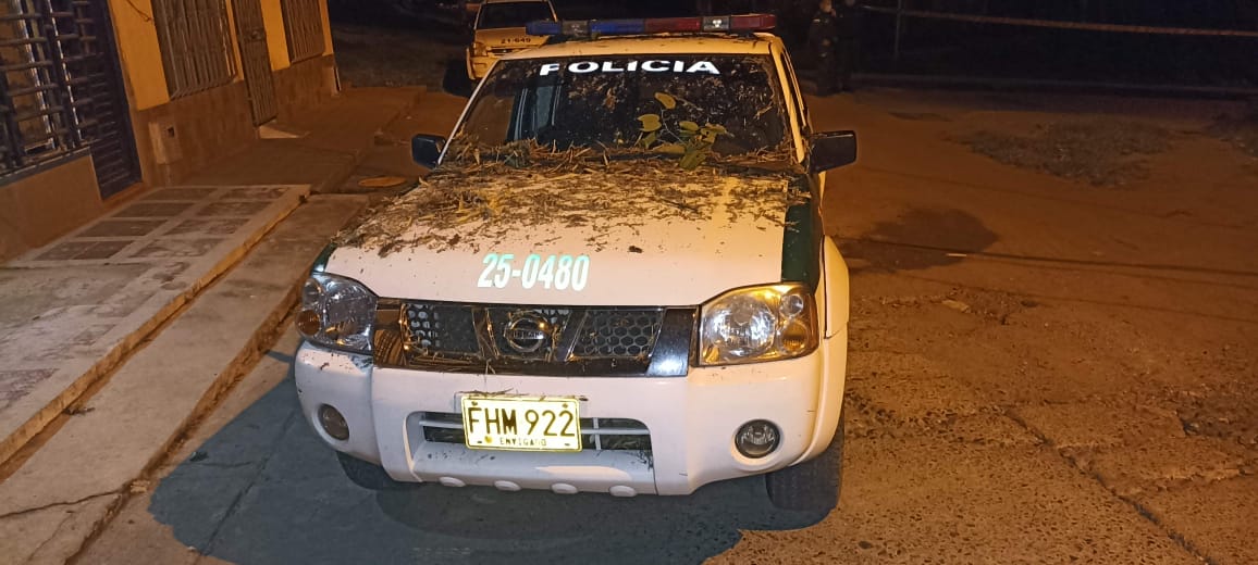 Cinco uniformados heridos dejó ataque con explosivos a patrulla de la Policía