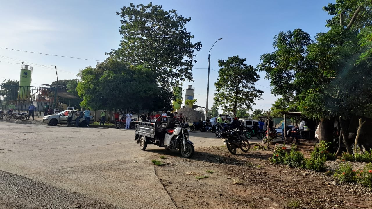 Bloquean vía San José de Uré – Montelíbano por mal estado