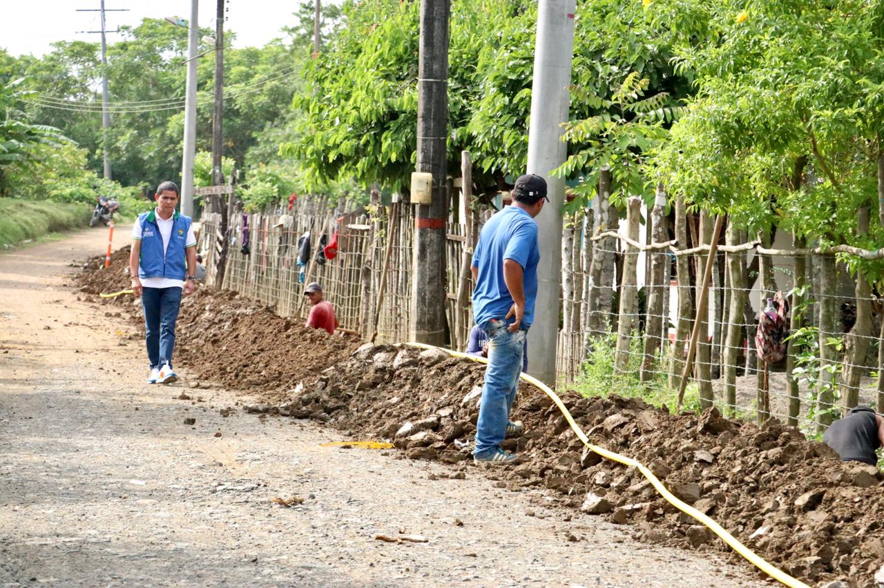Alcalde de San Pelayo visitó seis importantes obras que se ejecutan en el municipio