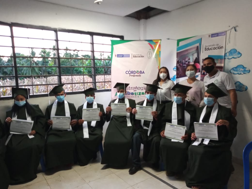 Diez personas con discapacidad auditiva también se certificaron en el proceso de alfabetización de Unicórdoba