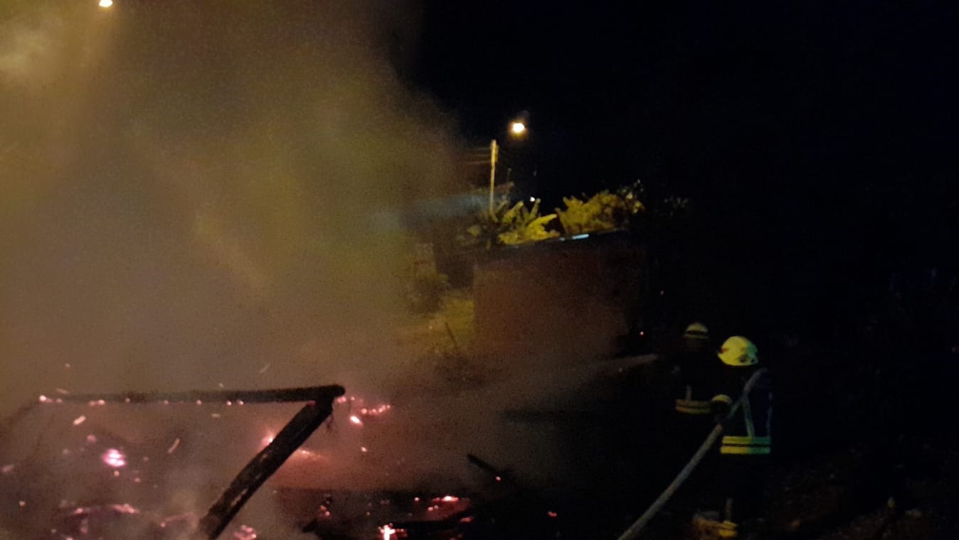 Vivienda abandonada se incendió en el bario San Nicolás de Planeta Rica