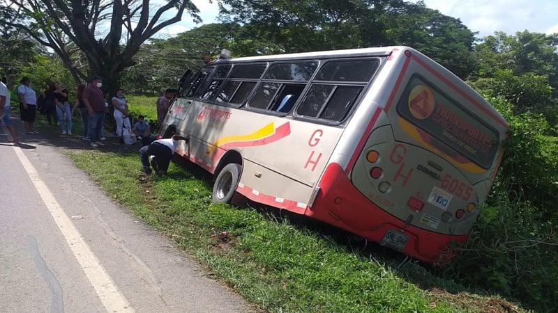 Bus se salió de la vía Arboletes – Montería