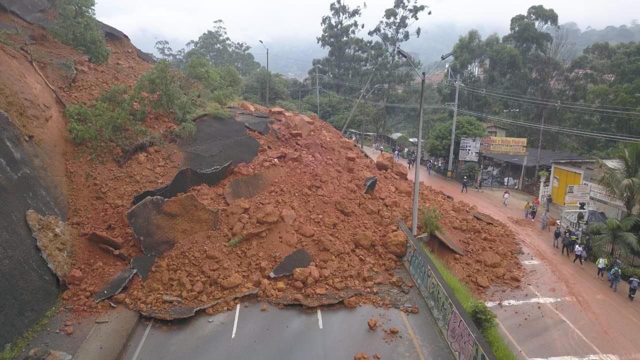 Cerrada la vía Medellín – Costa Caribe por derrumbe en Copacabana