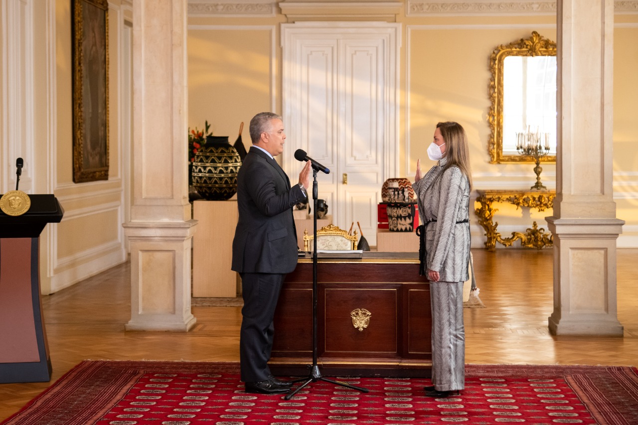 Iván Duque posesionó a la nueva ministra  TIC Carmen Valderrama