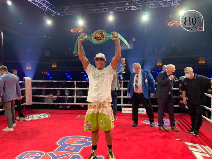 Histórico, el colombiano Óscar Rivas es el primer campeón mundial del peso Bridger del CMB