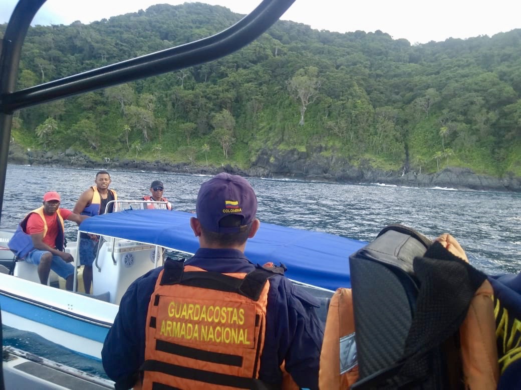 Continúan búsqueda de 6 migrantes desaparecidos en el Golfo de Urabá tras naufragio de embarcación