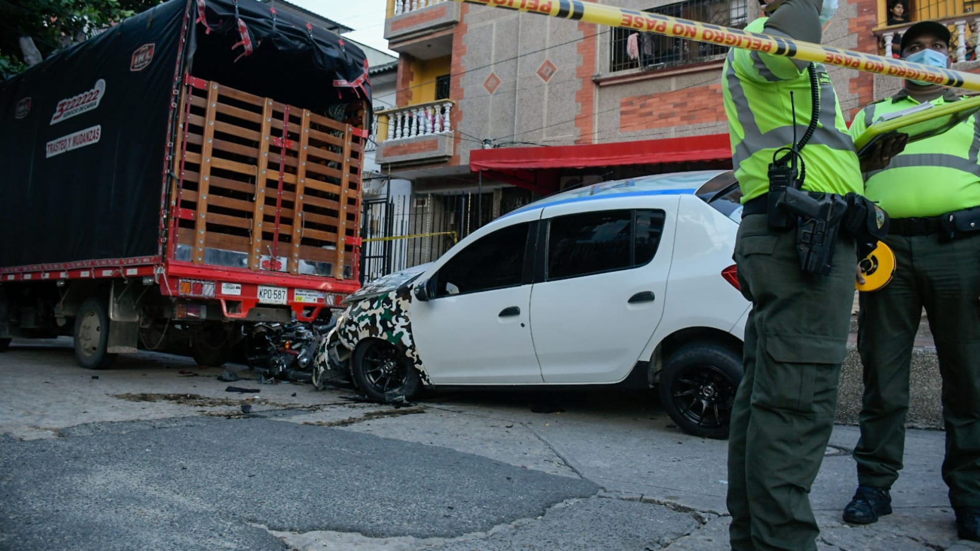 Víctima de hurto persiguió, arrolló y remató a los dos hombres que lo habrían robado