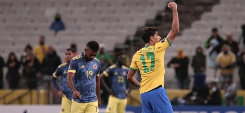 Colombia quedó en puesto de repechaje tras perder 1-0 con Brasil