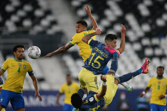 Golazo de ‘Lucho’ Díaz a Brasil fue nominado al ‘Premio Puskás’ del 2021