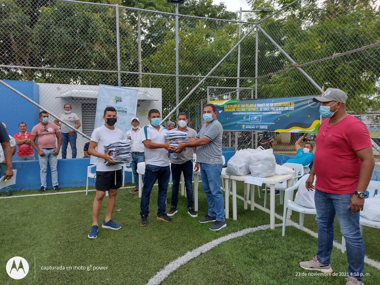 Alcalde Harving Espitia entregó dotaciones a deportistas pelayeros que disputarán los Juegos Departamentales