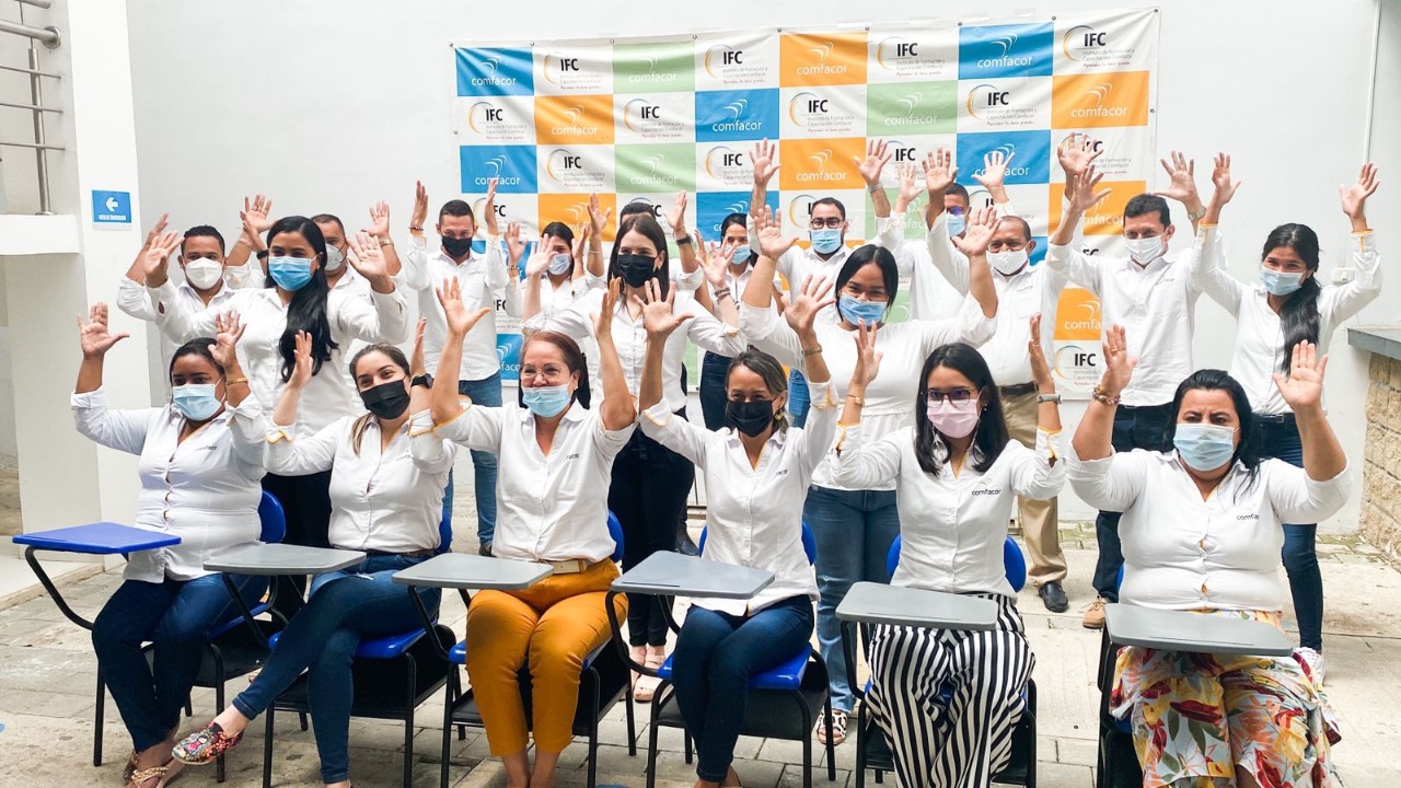 Comfacor capacitó a sus trabajadores en Lengua de Señas Colombiana