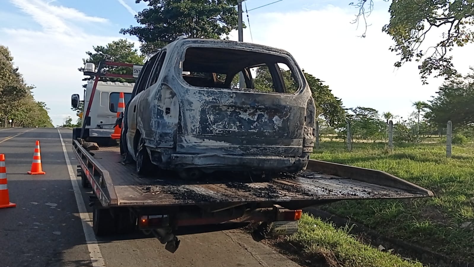 Coche fúnebre se incendió en la vía Planeta Rica – Buenavista