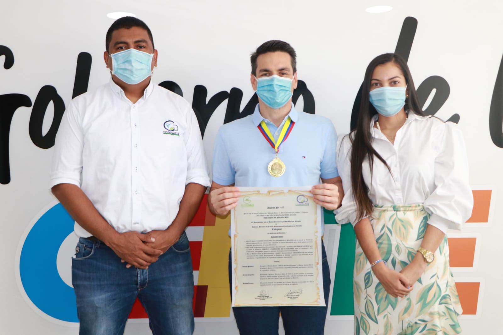 Alcalde de Montería recibió distinción del sector ganadero