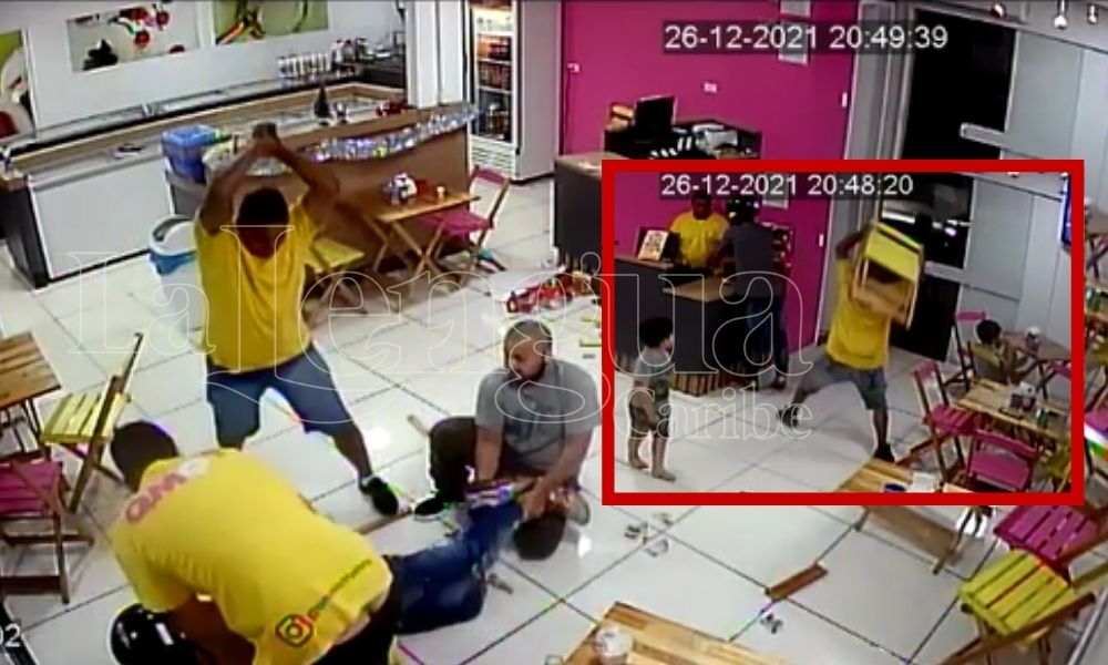 En video, con ‘paloterapia’ trabajadores evitaron que sujeto robara una heladería