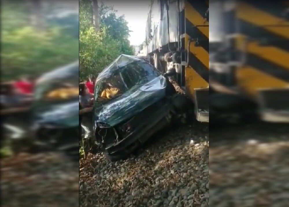 Se salvaron de ‘chiripa’, carro se estrelló contra un tren y sus ocupantes resultaron con heridas leves