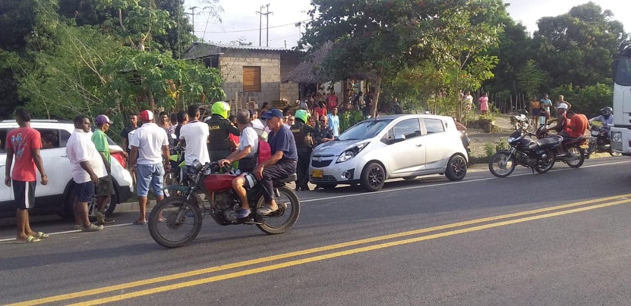 Automóvil atropelló a un transeúnte en San Antero