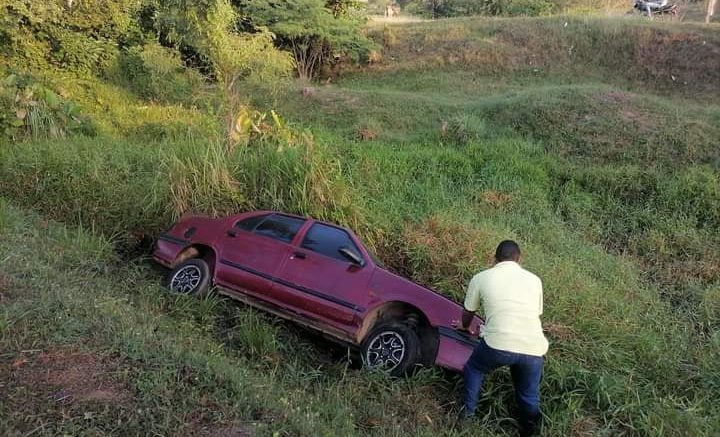 Automóvil se volcó en la vía Ciénaga de Oro – Sahagún