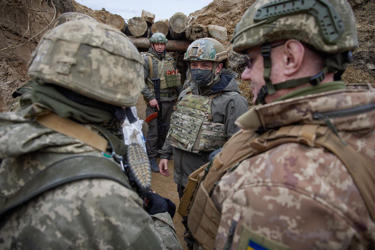Ordenan liberar presos con experiencia militar en Ucrania para luchar contra ofensiva rusa