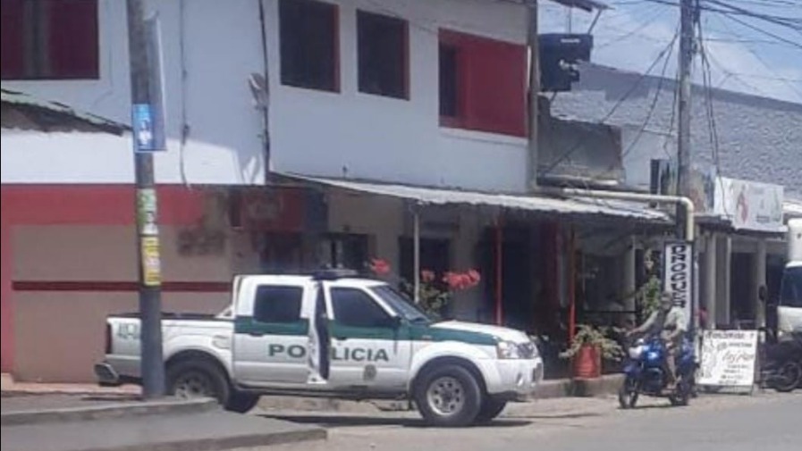 Delincuentes atracaron carro repartidor de lácteos en La Apartada