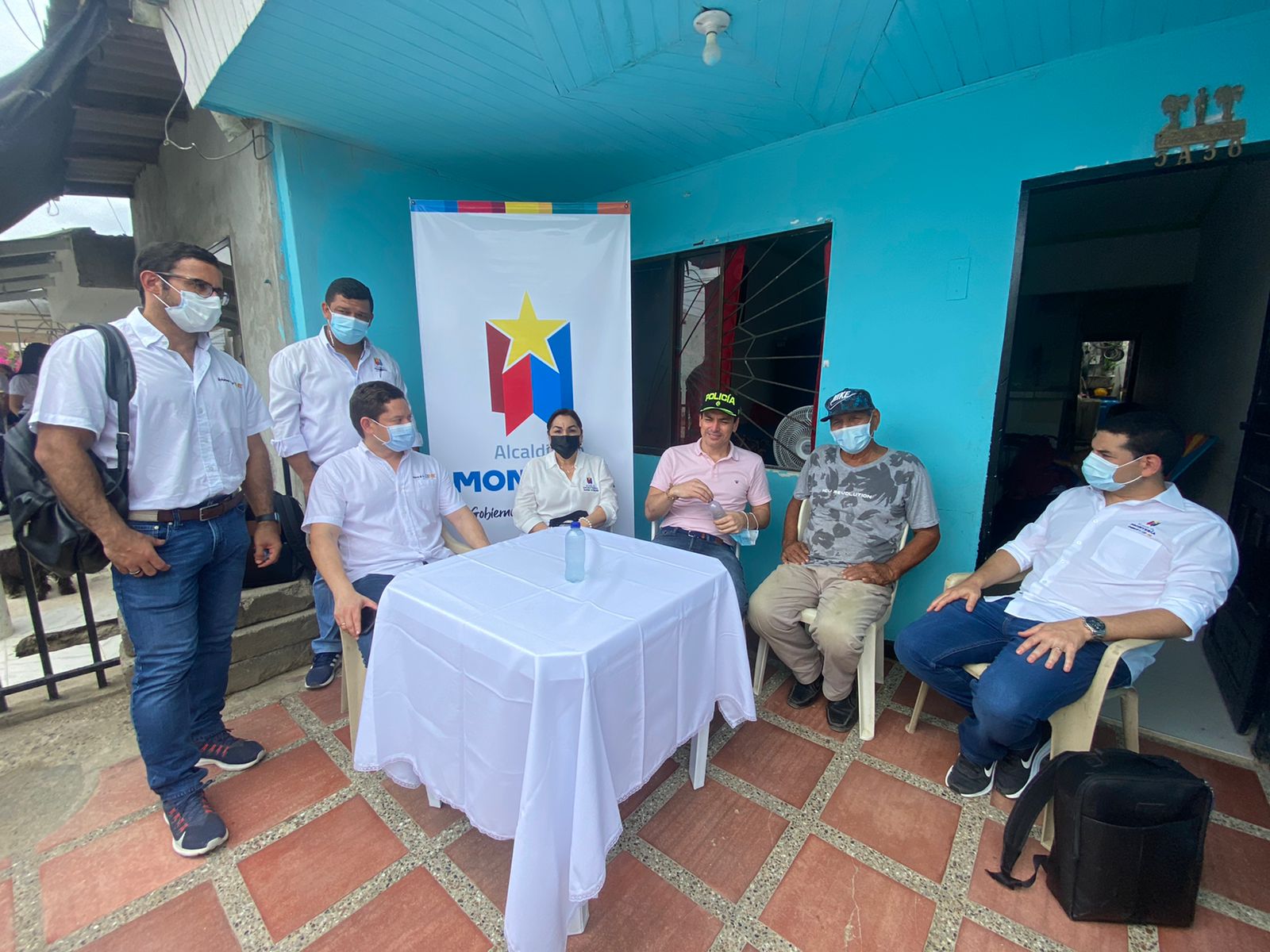 Alcalde Ordosgoitia instaló hoy su oficina de despacho en la casa de Don Felipe en la Comuna 3