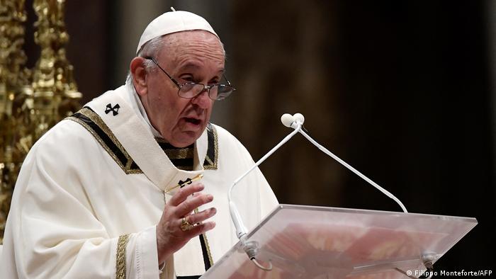 “La humanidad se ve amenazada por un perverso abuso del poder”: Papa Francisco