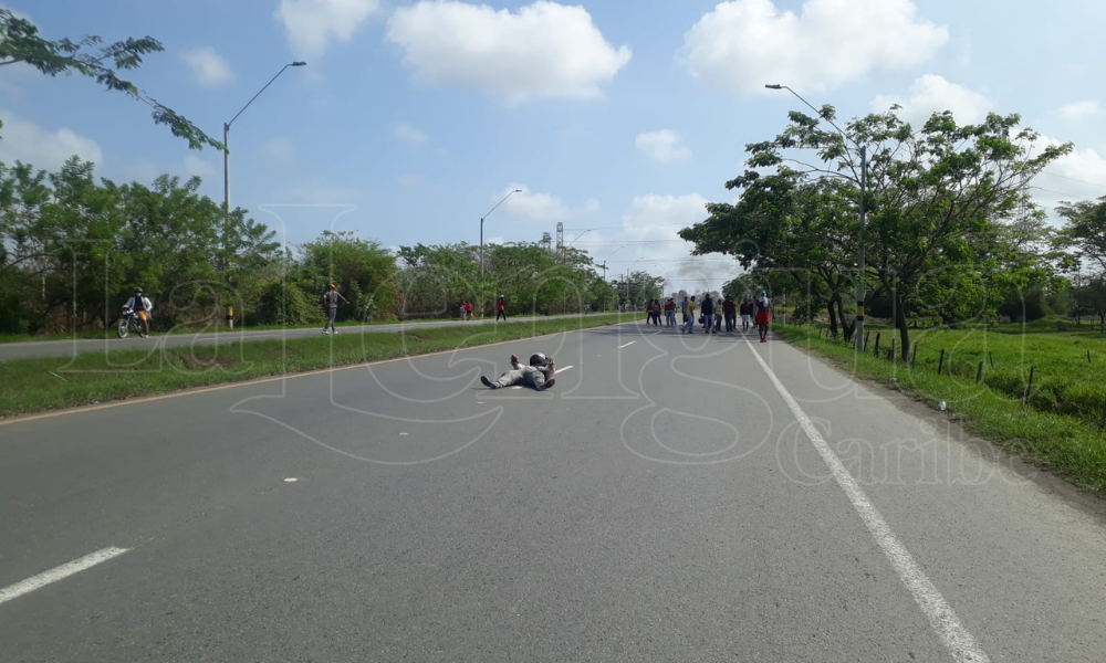 “Primero fue el barrio que esta carretera”: habitantes de Villa Cielo bloquean Segundo Anillo Vial y exigen soluciones