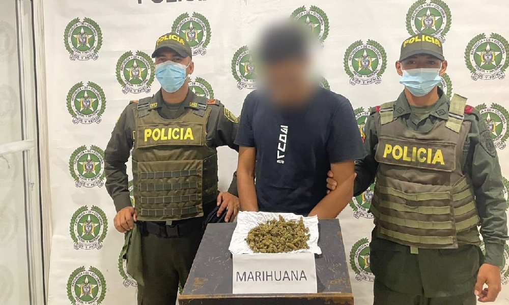 Capturan a hombre que intentó huir con más de 68 kilos de marihuana