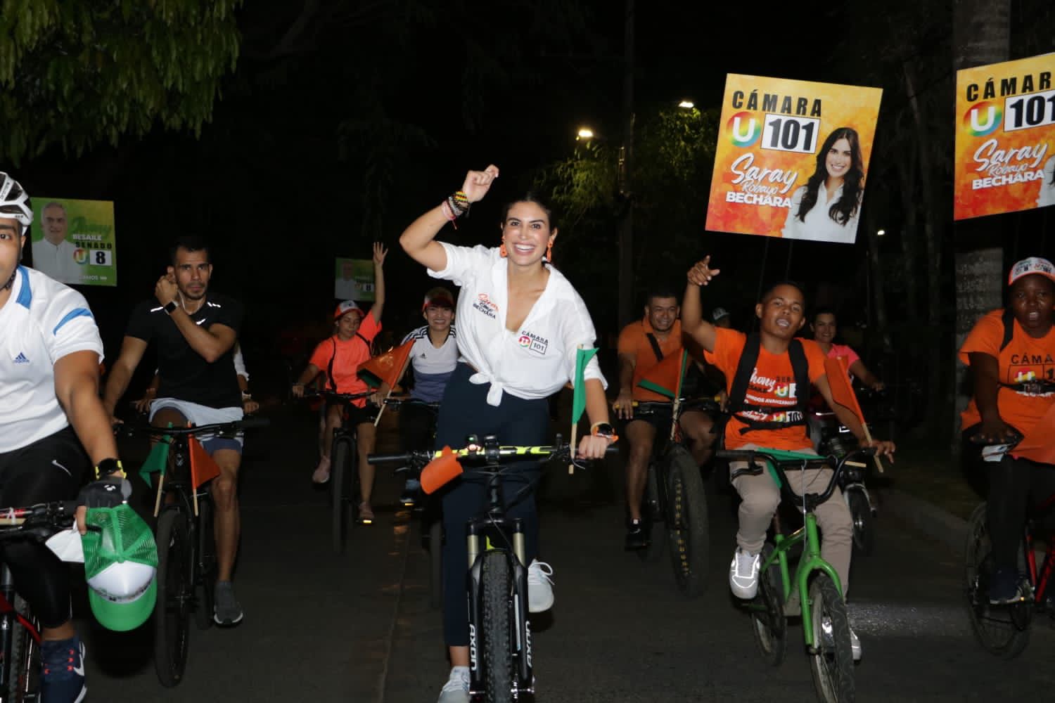 Ciclopaseo de la Ola Naranja con Saray Robayo, U-101 por la Comuna 8 de Montería