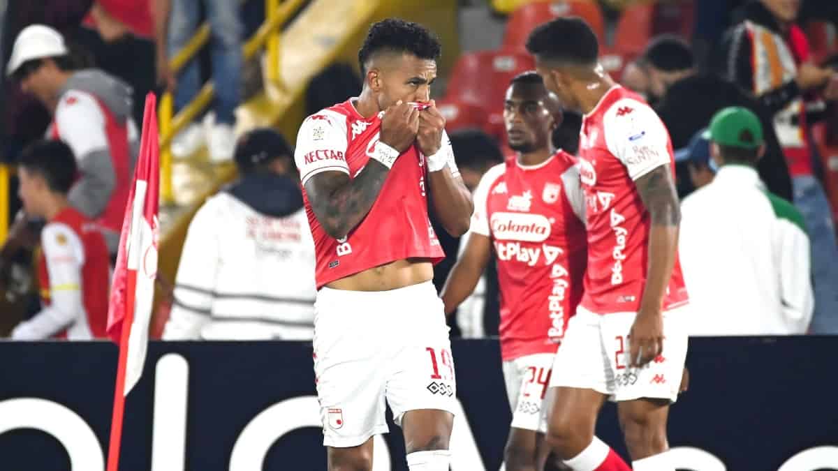 Con un ‘hat-trick’, el monteriano Wilson Morelo le entregó el triunfo a Santa Fe frente al Bucaramanga