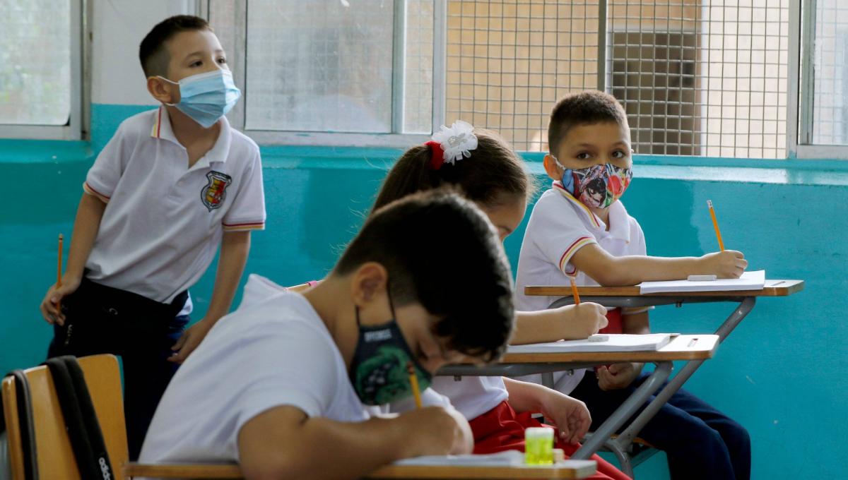 Desde el 15 de mayo eliminarán el uso del tapabocas en colegios y universidades