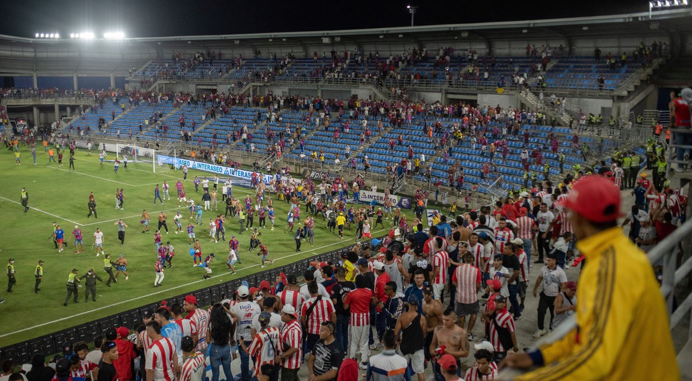 Por actos de violencia entre hinchas, Unión y Junior pagan los platos rotos