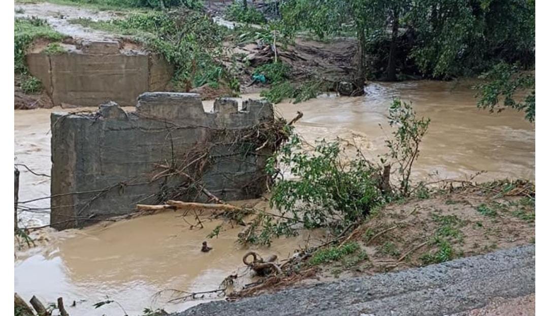 Creciente súbita destruyó puente artesanal en Tierralta, comunidad hace llamado a las autoridades