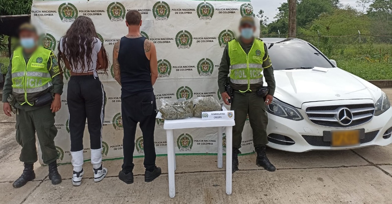 Los sorprendieron en un Mercedes Benz con más de 1.000 gramos de marihuana en Planeta Rica