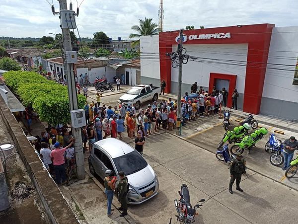 Reportan aglomeraciones en supermercados de varios municipios de Córdoba