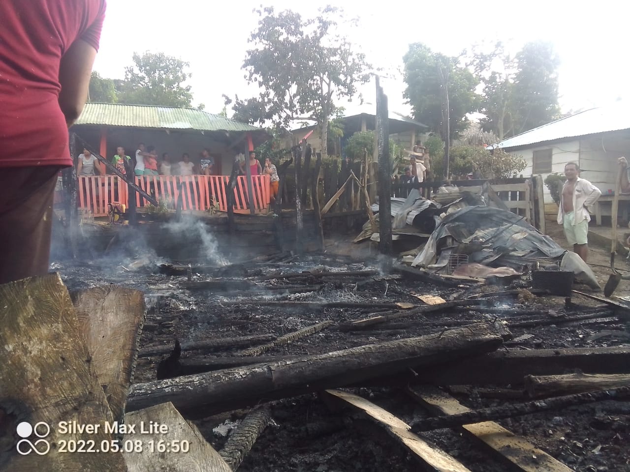 Voraz incendio consumió humilde vivienda en zona rural de Los Córdobas