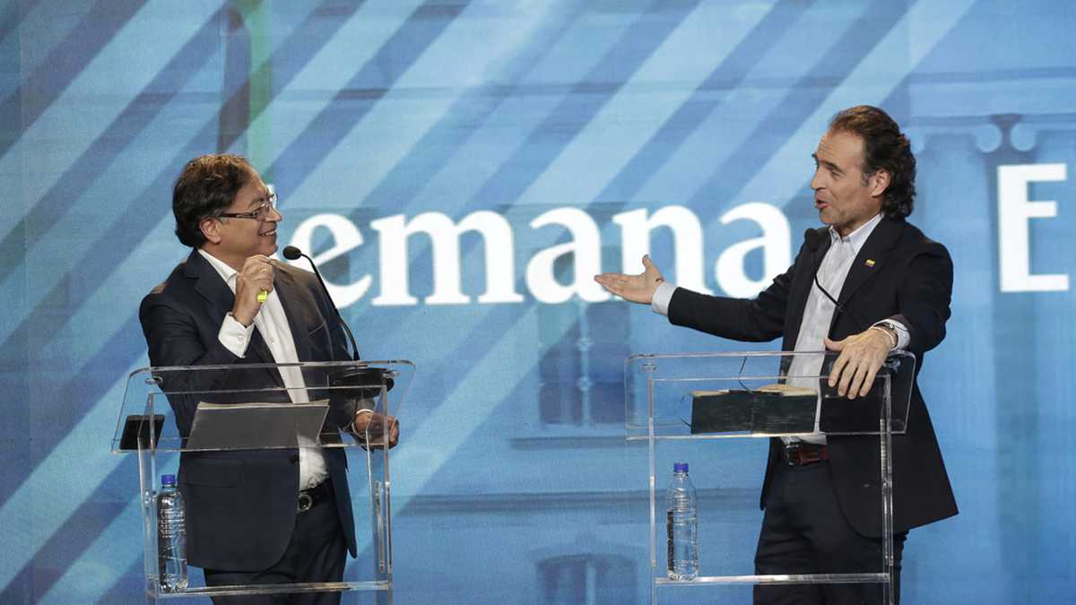 En debate presidencial Petro usó cinturón de más de dos millones de pesos mientras que ‘Fico’ uno de 25 mil