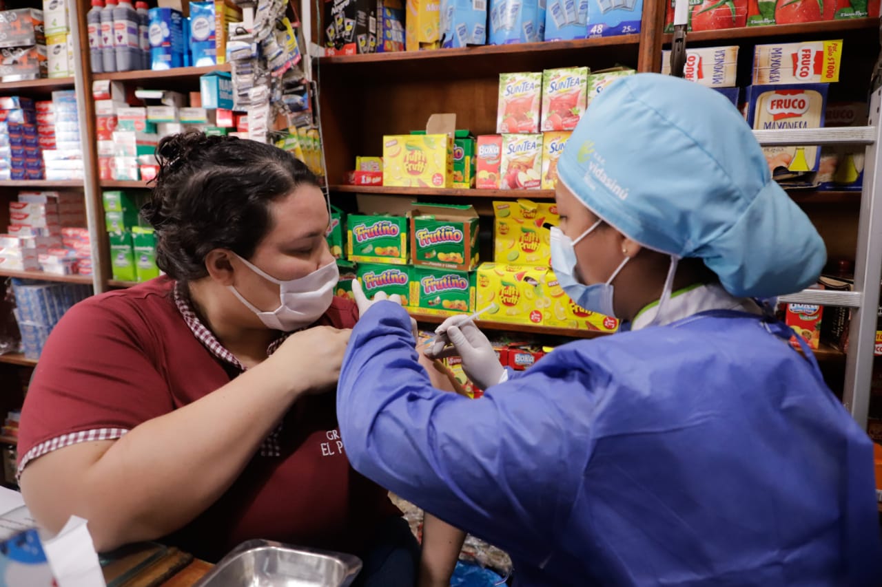 Siguen las jornadas de vacunación contra Covid-19 en el Mercado del Sur