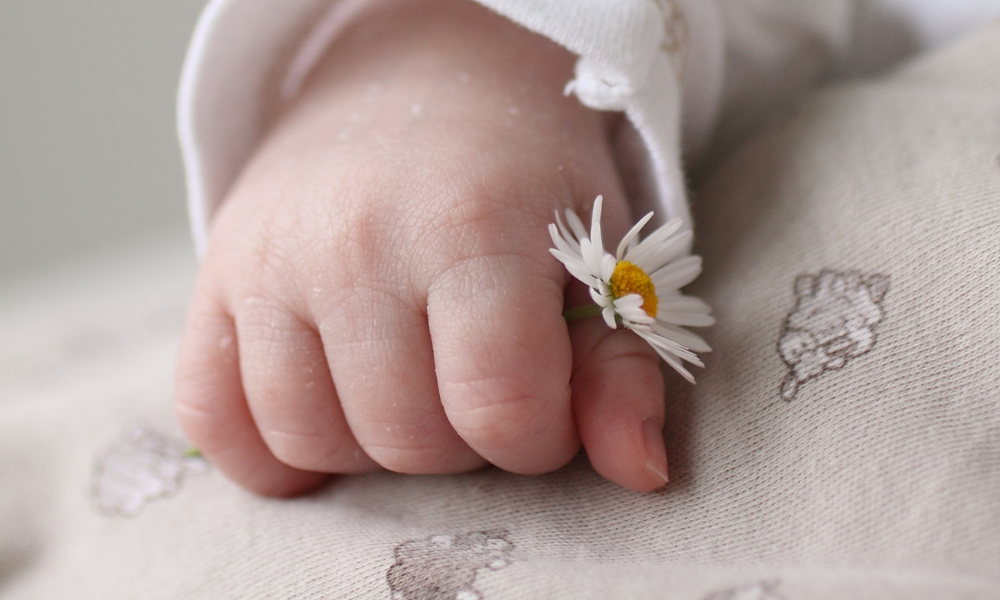 Bebé de un año fue encontrada ahogada tras descuido de sus padres