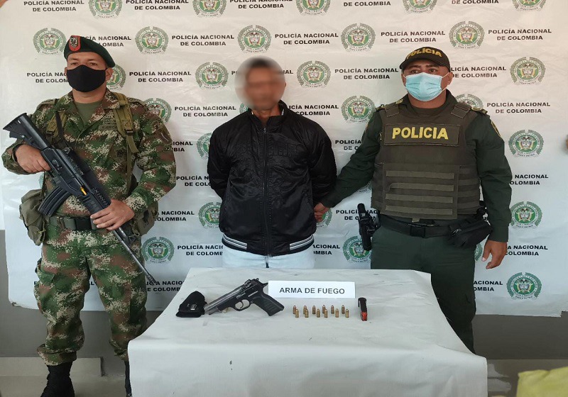 Capturan a hombre con un arma de fuego en Puerto Libertador