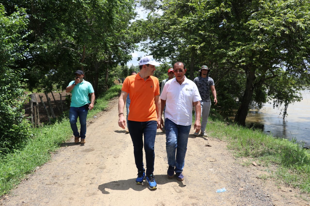 Inundaciones en Montería: Alcalde atiende personalmente la calamidad en la vereda Costa de Oro