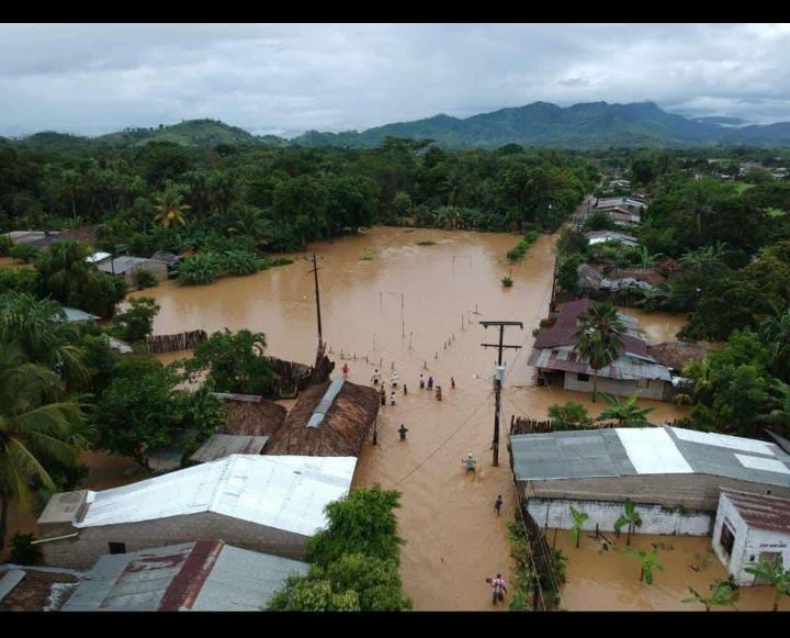 Inundaciones en Tierralta por desbordamiento de quebrada, cientos de damnificados