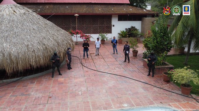 Entregan millonarios bienes de la ‘Casa Castaño’ para reparar a las víctimas