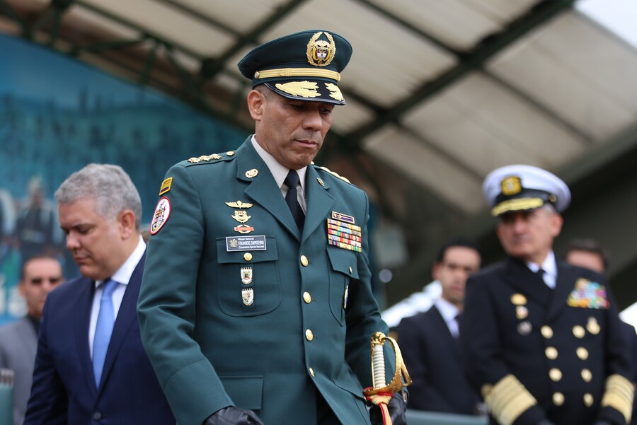 Tras 40 años de servicio el comandante del Ejército, el general Eduardo Zapateiro, anunció su retiro