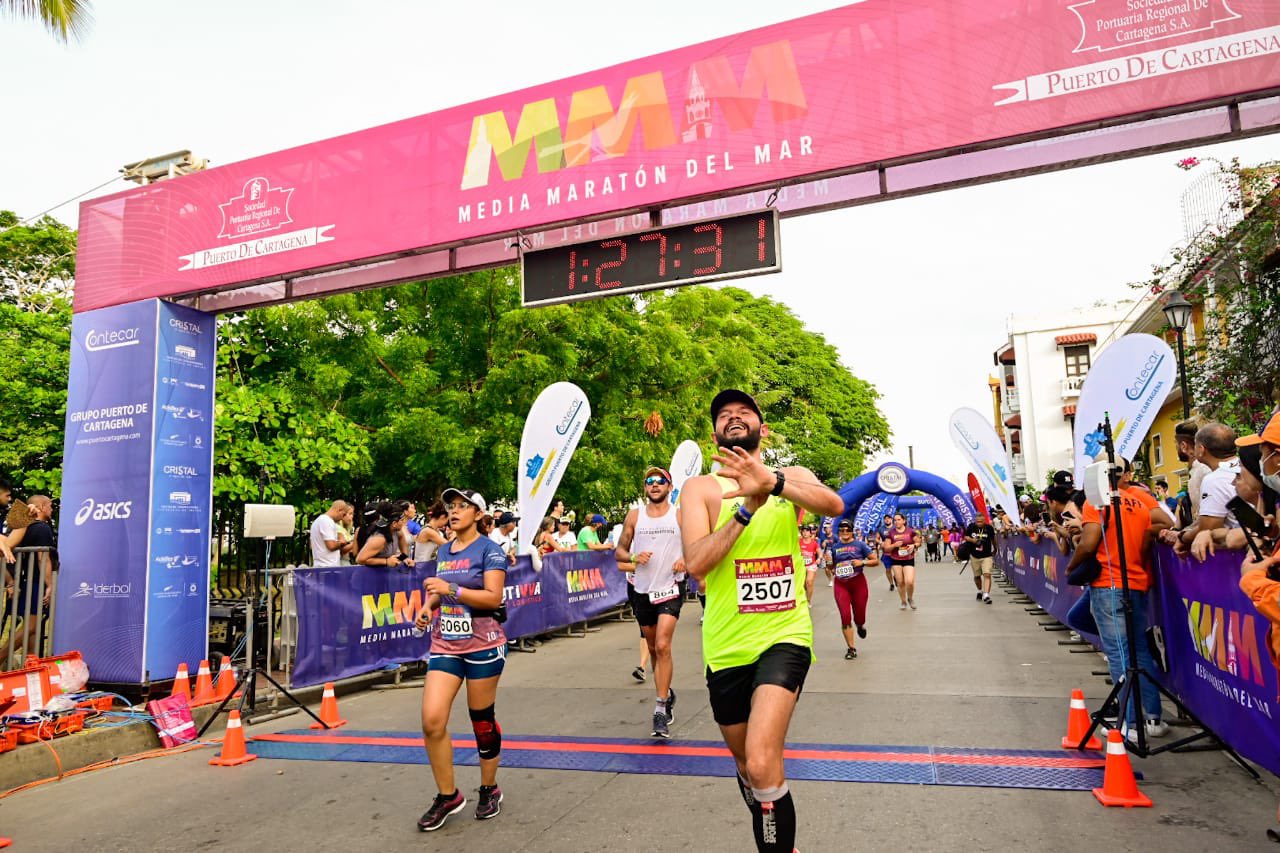 En plena competencia murió corredor en la Media Maratón del Mar en Cartagena