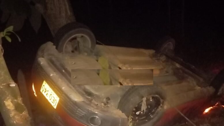 Carro se volcó en la vía Montelíbano – La Apartada