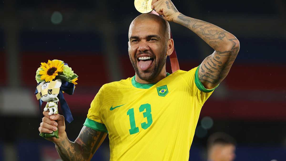 Dani Alves se niega al retiro, a sus 39 años se convierte en el refuerzo estelar de Pumas de México